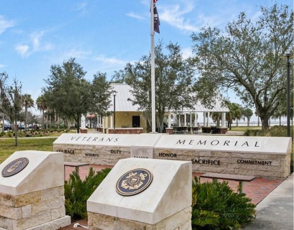 OLH_Kissimmee_Pic_VeteransMemorial_4_Photoshoot_Collage2.jpg